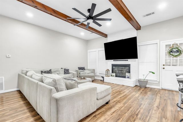 1032 Peach Lane, Desoto, TX 75115