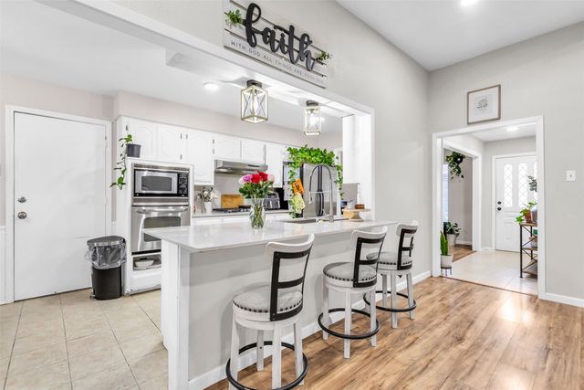 1032 Peach Lane, Desoto, TX 75115