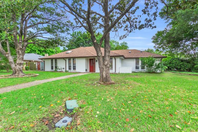 1032 Peach Lane, Desoto, TX 75115