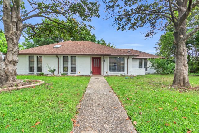 1032 Peach Lane, Desoto, TX 75115