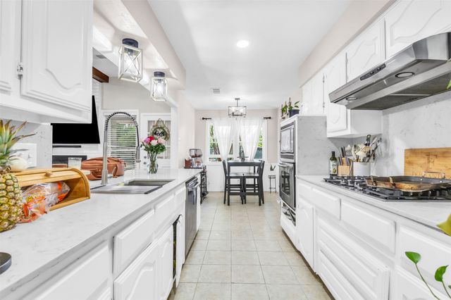 1032 Peach Lane, Desoto, TX 75115
