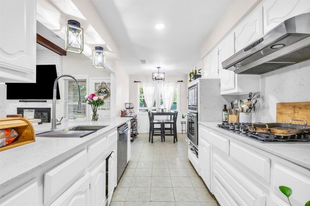 1032 Peach Lane, Desoto, TX 75115