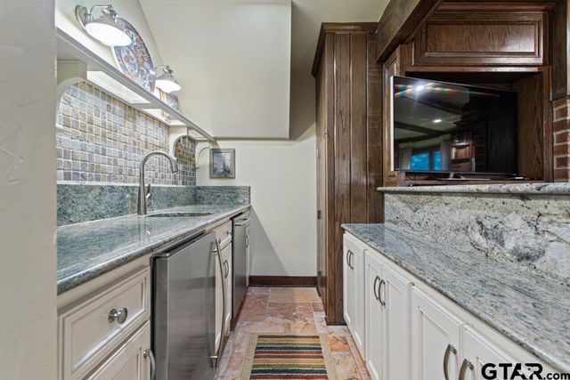 1513 Lake Park Circle, Hideaway, TX 75771