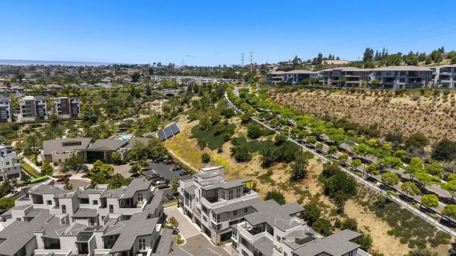 2820 Avella Circle, San Diego, CA 92108