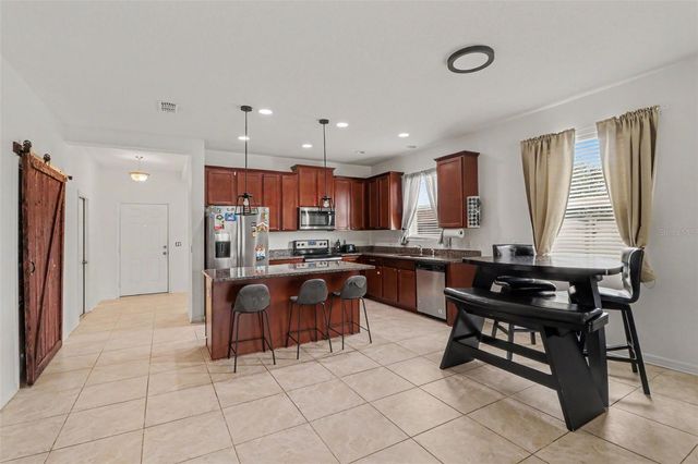 5423 DOVE COTTAGE LN, St Cloud, FL 34771