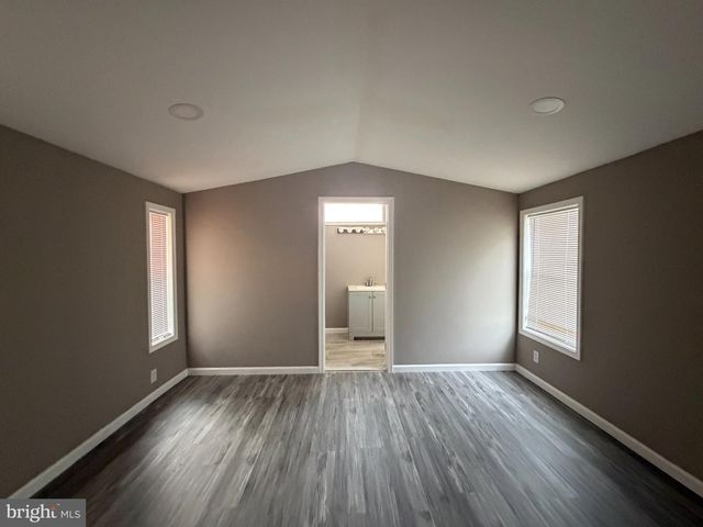 100 LARIAT RD, Middle River, MD 21220