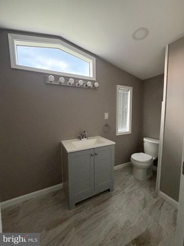 100 LARIAT RD, Middle River, MD 21220