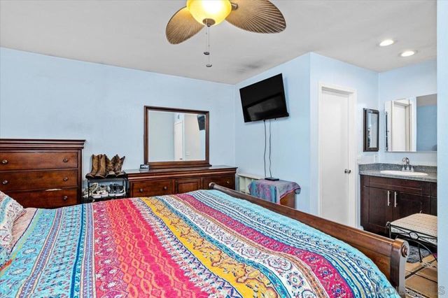 2337 Fallingleaf, Oceanside, CA 92056