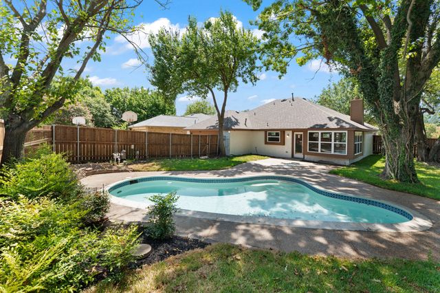 2113 Cedarwood Drive, Garland, TX 75040