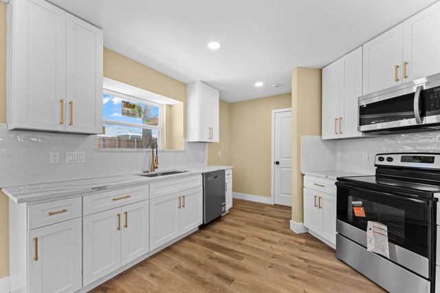 2113 Cedarwood Drive, Garland, TX 75040