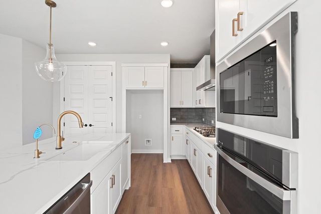 1160 North Roger Hanks Parkway, Dripping Springs, TX 78620