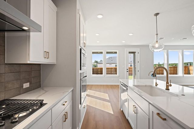 1160 North Roger Hanks Parkway, Dripping Springs, TX 78620