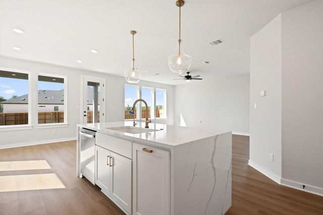 1160 North Roger Hanks Parkway, Dripping Springs, TX 78620