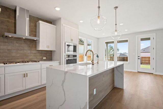 1160 North Roger Hanks Parkway, Dripping Springs, TX 78620