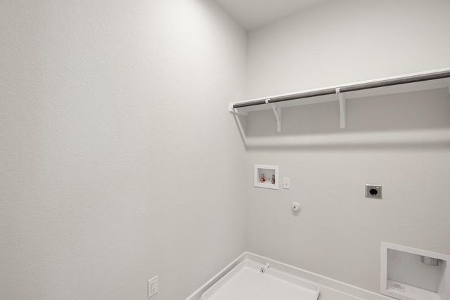 1160 North Roger Hanks Parkway, Dripping Springs, TX 78620