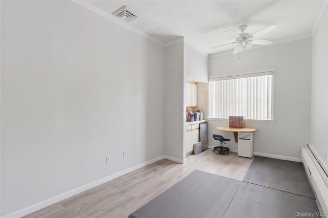 9 Lyons Avenue, Farmingdale, NY 11735