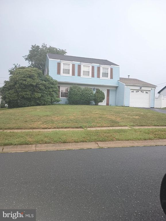 33 TRESCOTT LN, Willingboro, NJ 08046
