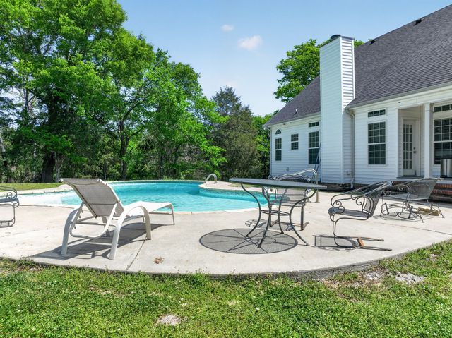1641 Long Branch Ln, Mount Pleasant, TN 38474