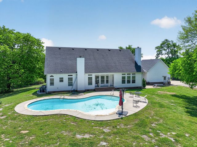1641 Long Branch Ln, Mount Pleasant, TN 38474