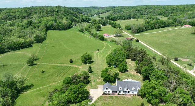 1641 Long Branch Ln, Mount Pleasant, TN 38474