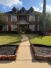 9731 New Kent Drive, Sugar Land, TX 77498