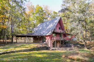 18 Niles Drive, Woodstock, NY 12498