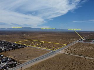 3 Mojave Dr, Adelanto, CA 92301