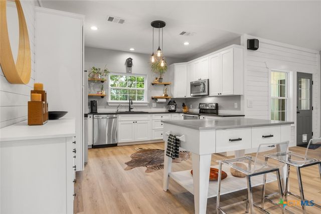 8 Butterfly Street, Wimberley, TX 78676