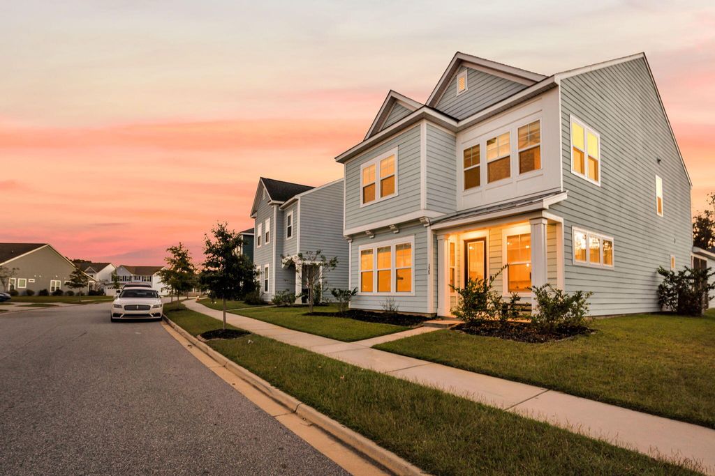 125 Trumpet Vine Drive, Summerville, SC 29483