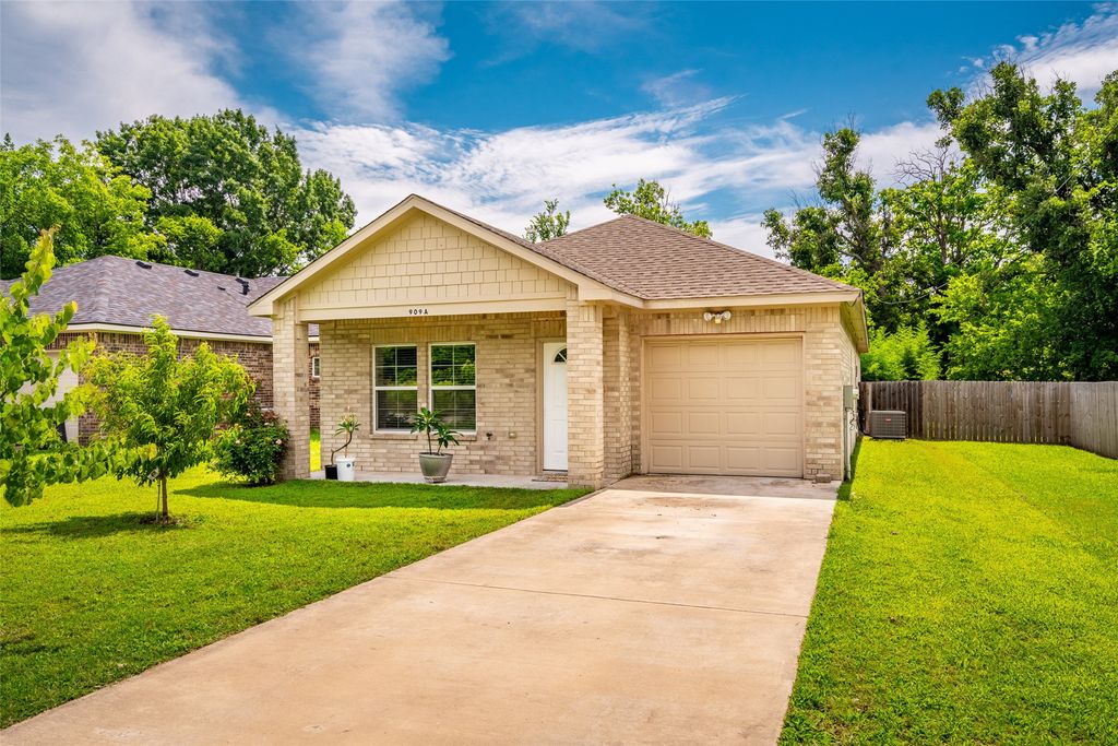 909 S Frances Street A, Terrell, TX 75160