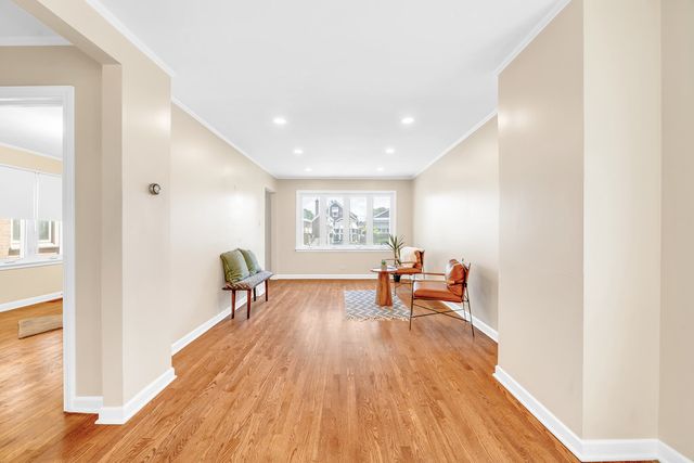 6748 S Kenneth Avenue, Chicago, IL 60629