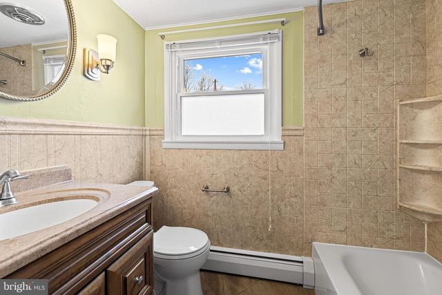 1413 FOSTER RD, Warminster, PA 18974