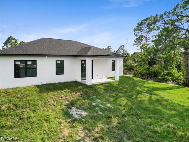 3175 Sunshine BLVD, Lehigh Acres, FL 33971