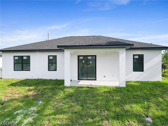 3175 Sunshine BLVD, Lehigh Acres, FL 33971