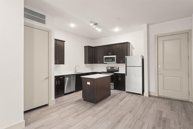 4509 Mount Vernon Street 39, Houston, TX 77006