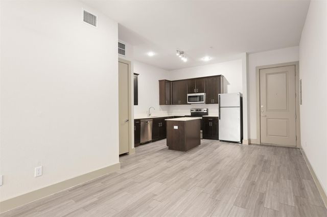 4509 Mount Vernon Street 39, Houston, TX 77006