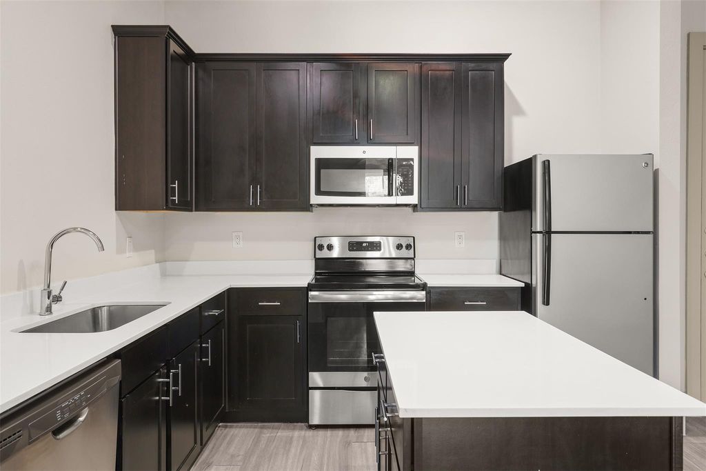 4509 Mount Vernon Street 39, Houston, TX 77006