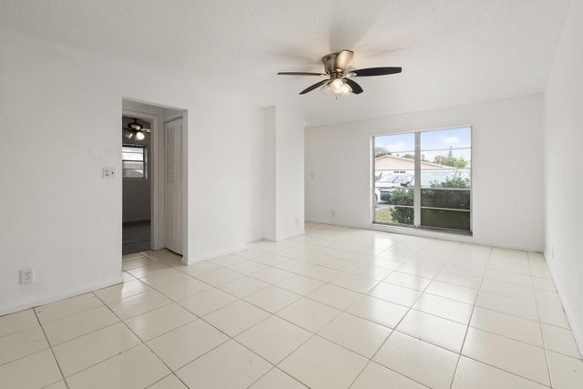 5816 S Bond Drive, West Palm Beach, FL 33415