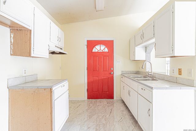 2416 Arbor, San Antonio, TX 78228
