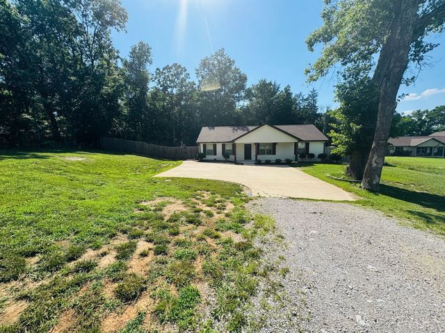 3316 Hunters Point Pike, Lebanon, TN 37087