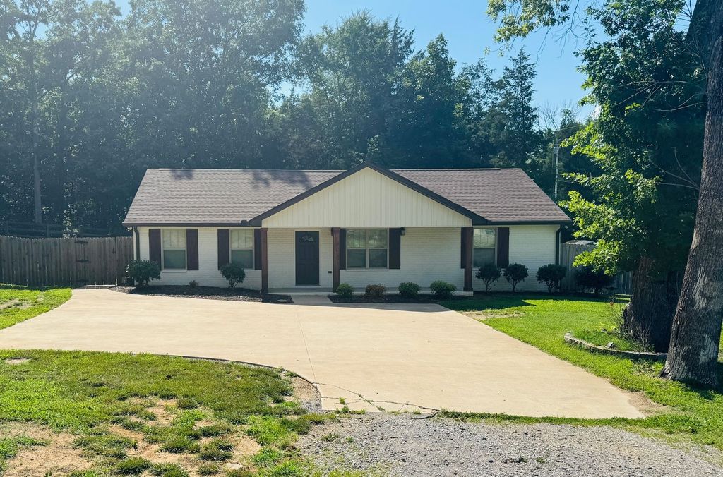 3316 Hunters Point Pike, Lebanon, TN 37087