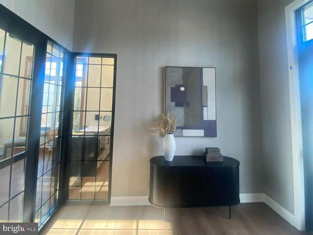 8 CHERRY LN, West Windsor, NJ 08550