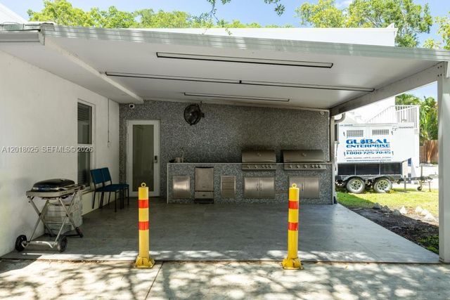 5940 SW 37th Avenue, Dania Beach, FL 33312
