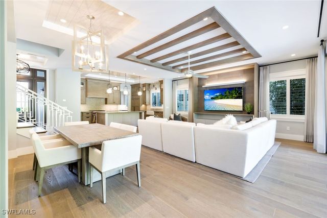 91 14th ST S, Naples, FL 34102