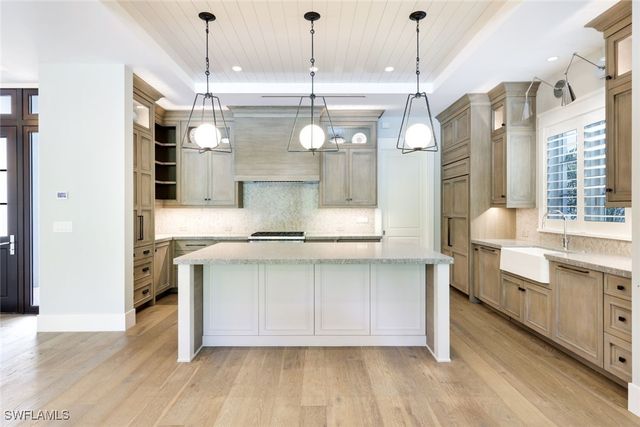 91 14th ST S, Naples, FL 34102