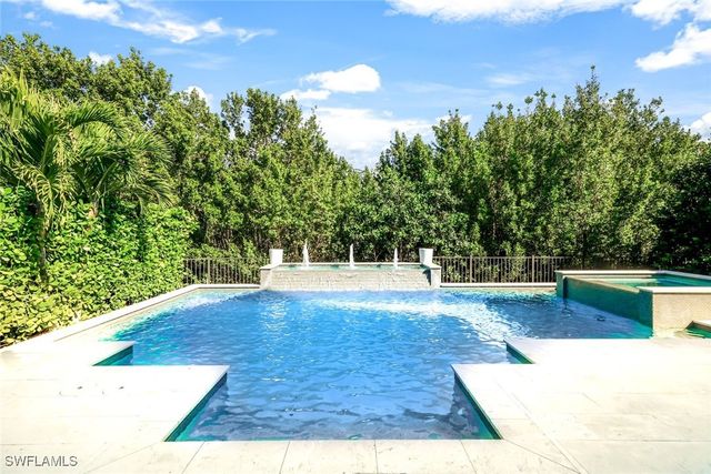 91 14th ST S, Naples, FL 34102