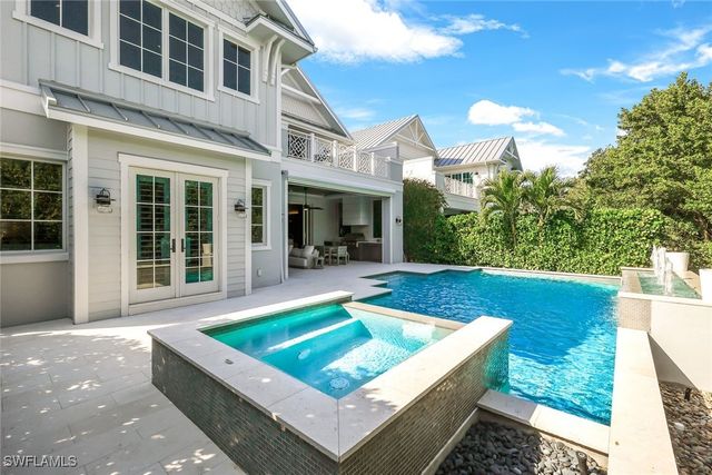 91 14th ST S, Naples, FL 34102