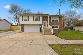 209 Meadows Road S, Bourbonnais, IL 60914