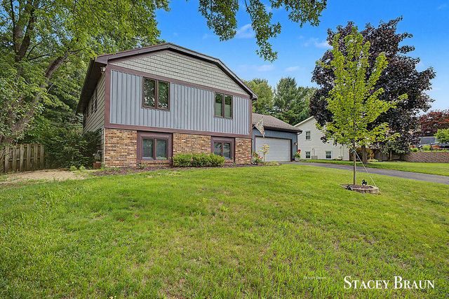 8264 Atlanta Court Ne, Cannon Twp, MI 49341