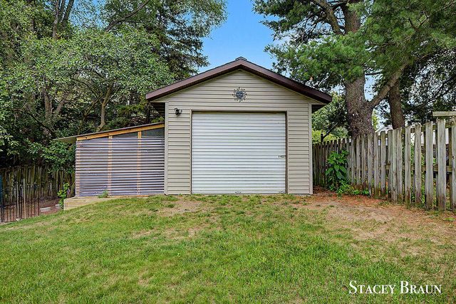 8264 Atlanta Court Ne, Cannon Twp, MI 49341